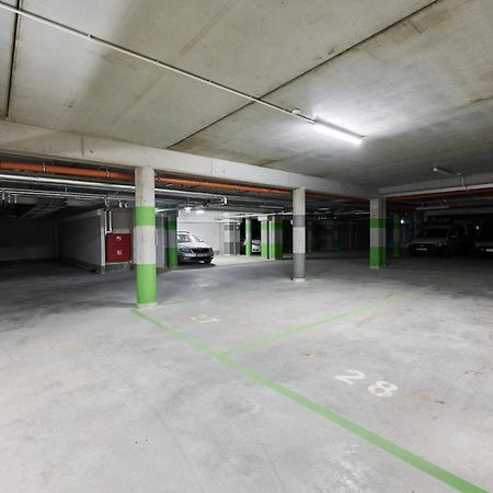 Apartment Wichrowa With Free Garage Wroclaw By Noclegi Renters Extérieur photo