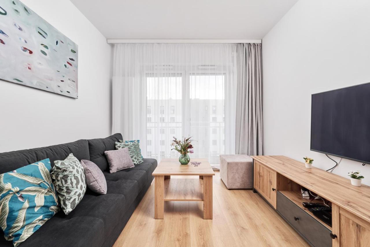 Apartment Wichrowa With Free Garage Wroclaw By Noclegi Renters Extérieur photo