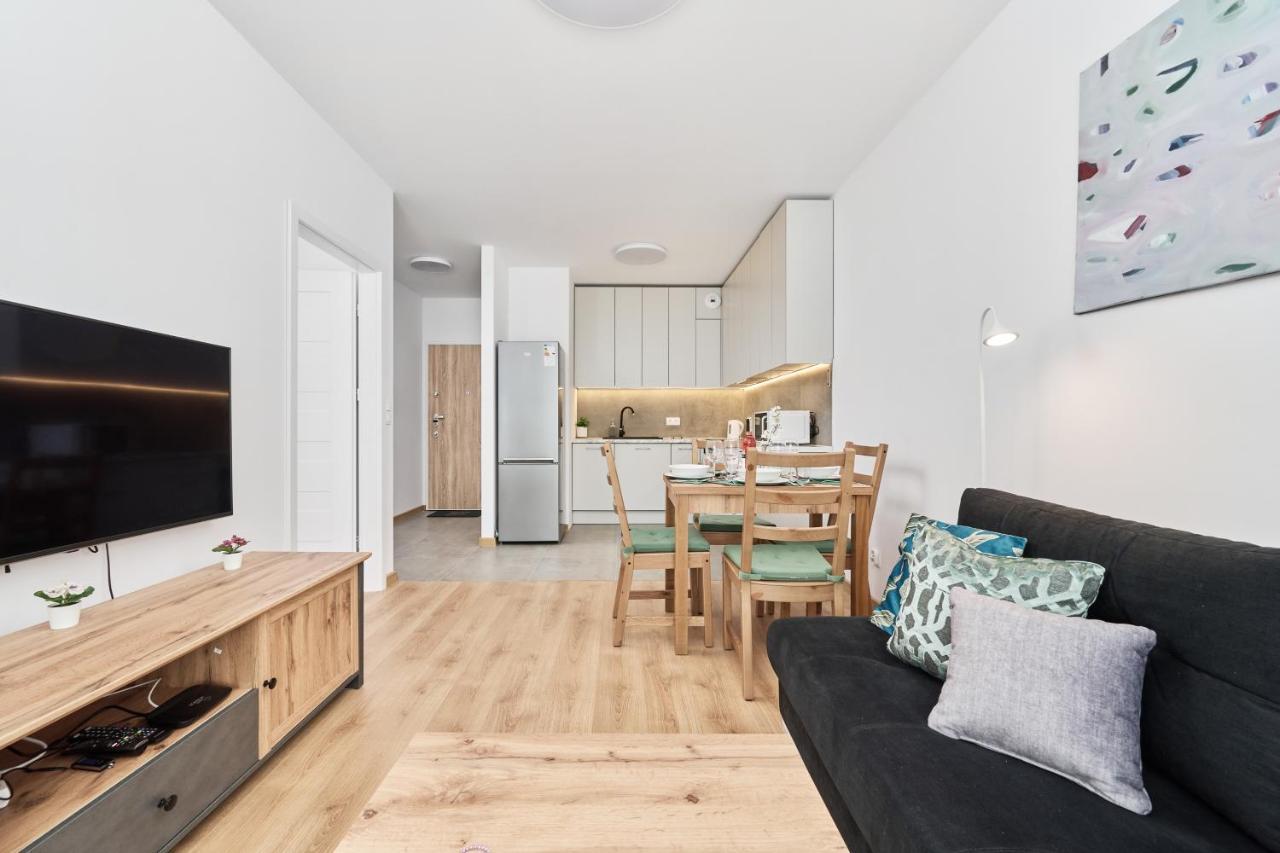 Apartment Wichrowa With Free Garage Wroclaw By Noclegi Renters Extérieur photo
