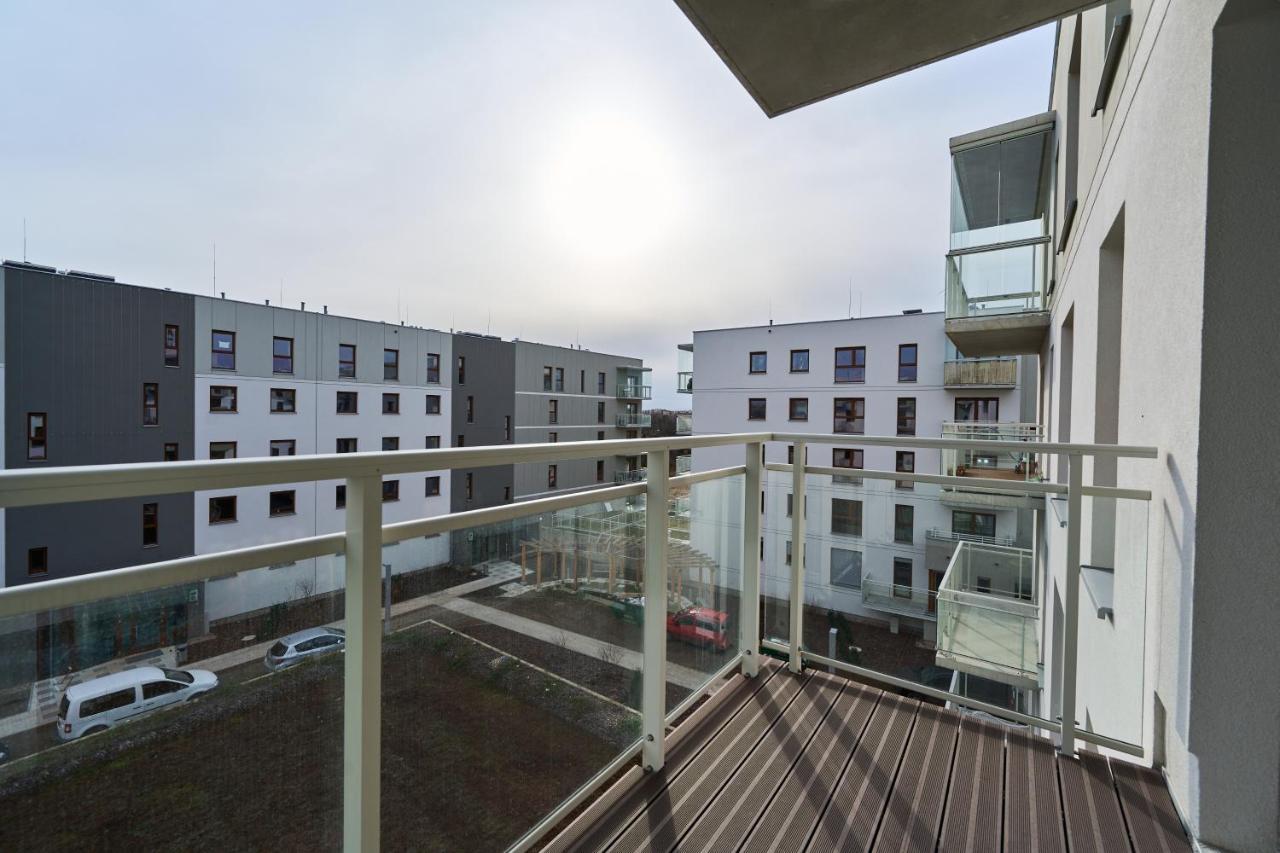 Apartment Wichrowa With Free Garage Wroclaw By Noclegi Renters Extérieur photo