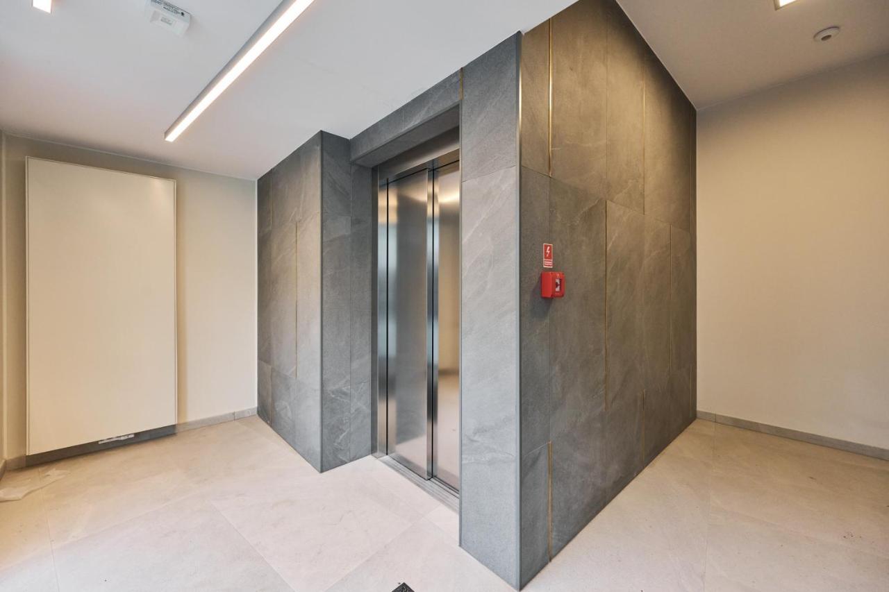 Apartment Wichrowa With Free Garage Wroclaw By Noclegi Renters Extérieur photo
