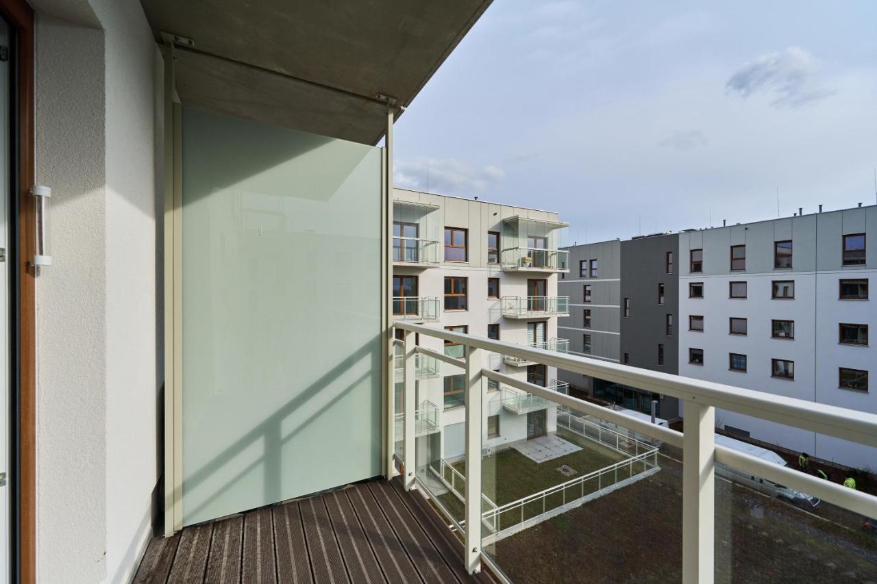 Apartment Wichrowa With Free Garage Wroclaw By Noclegi Renters Extérieur photo