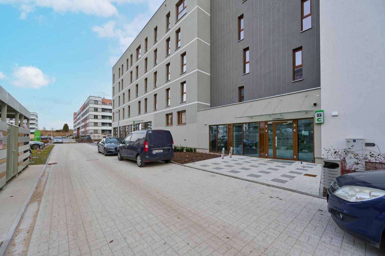 Apartment Wichrowa With Free Garage Wroclaw By Noclegi Renters Extérieur photo